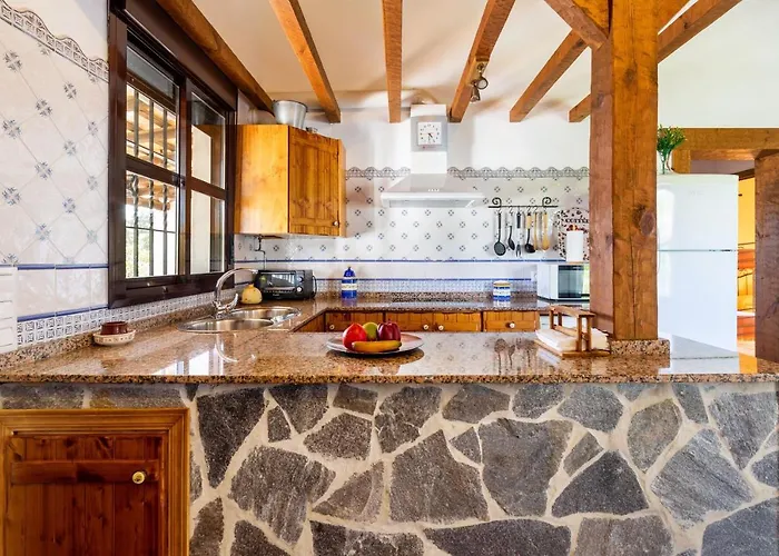 Cortijo Entrepinares Country house